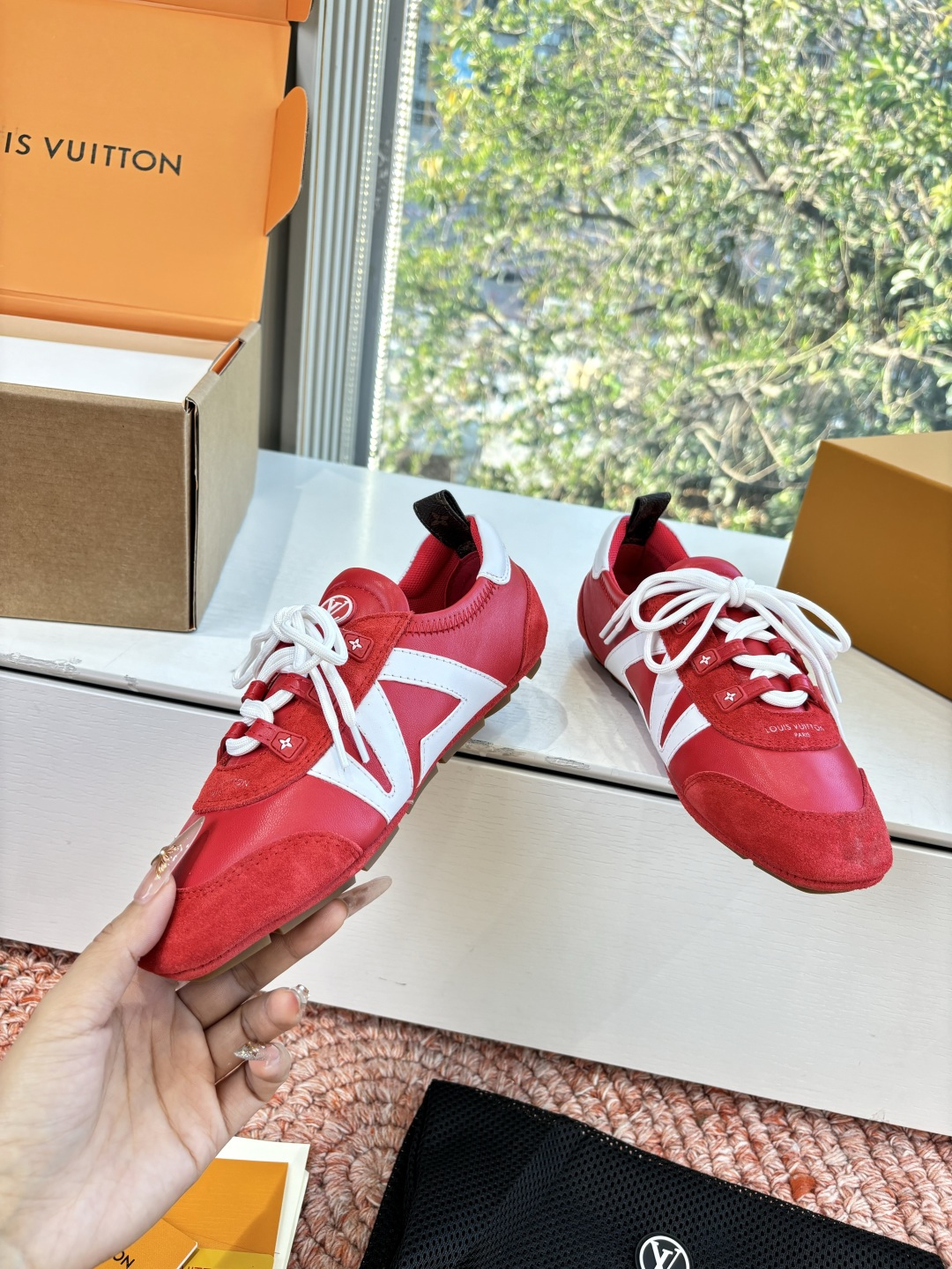 🌾G000所见即所得2026年春夏秀场上推出的 LV Footprint Soccer 芭蕾运动鞋是 P