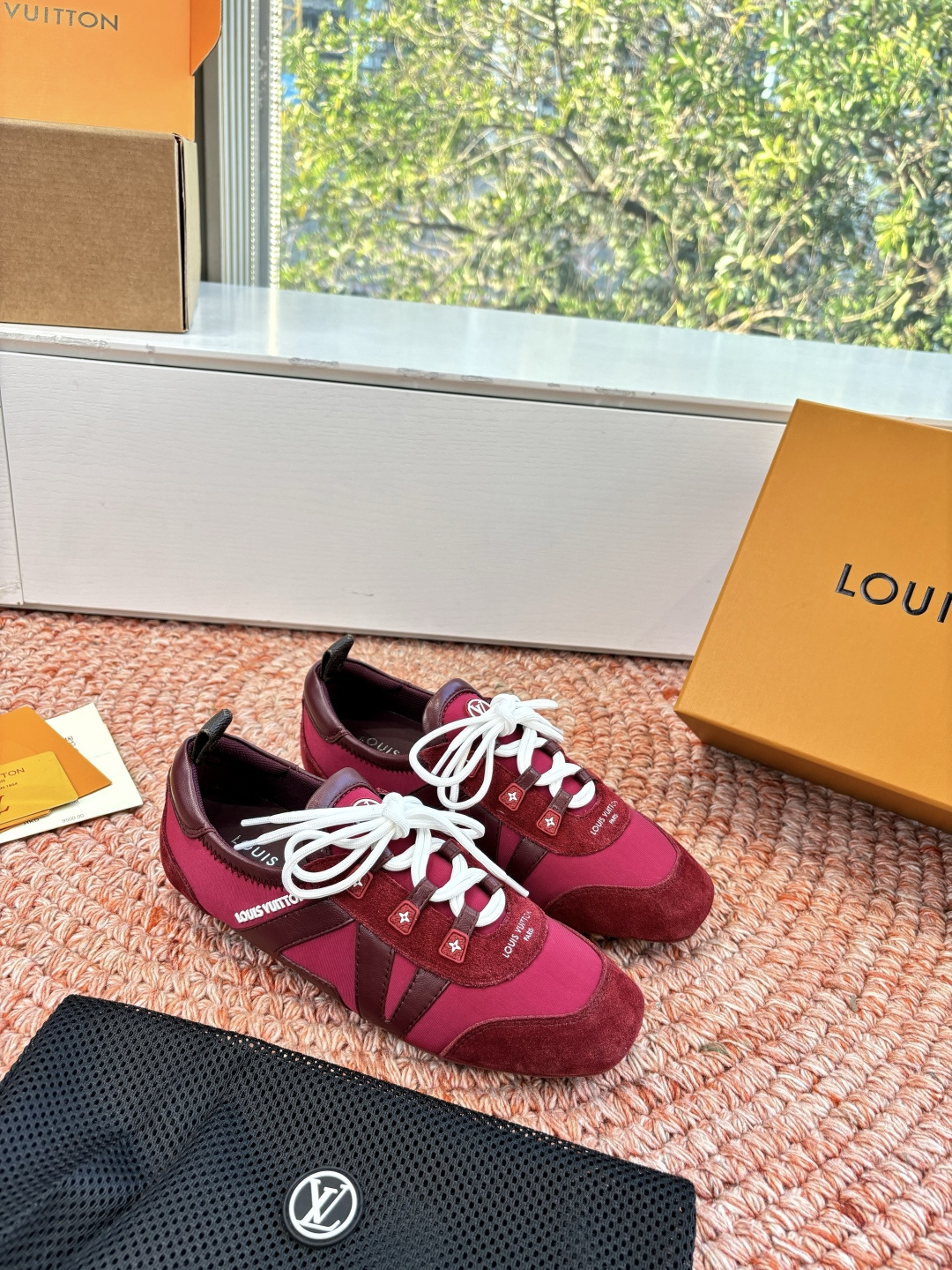 🌾G000所见即所得2026年春夏秀场上推出的 LV Footprint Soccer 芭蕾运动鞋是 P