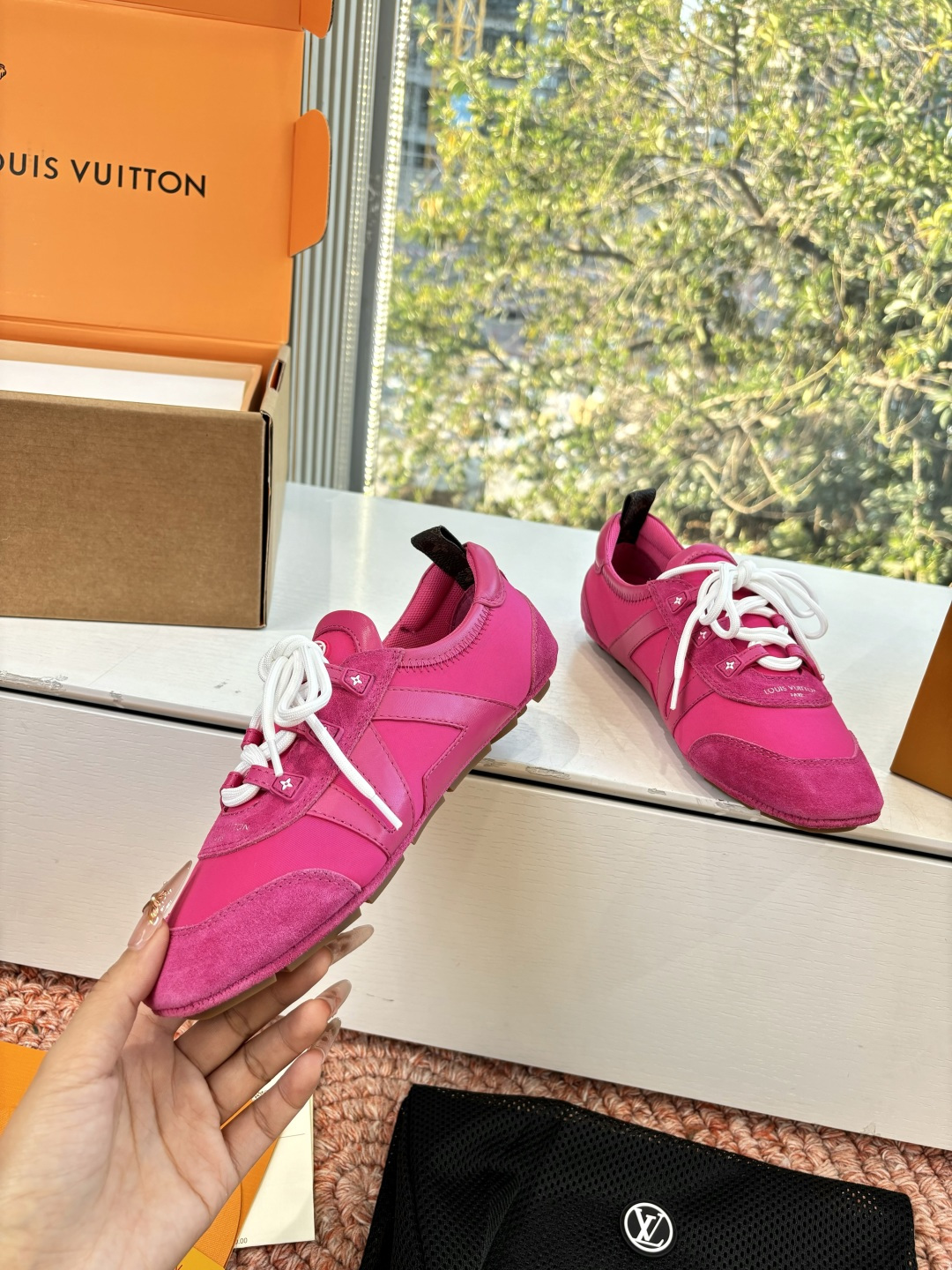 🌾G000所见即所得2026年春夏秀场上推出的 LV Footprint Soccer 芭蕾运动鞋是 P