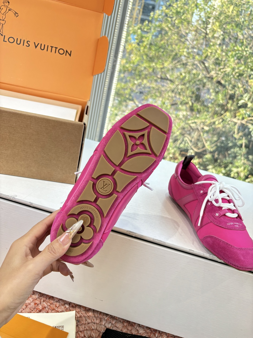 🌾G000所见即所得2026年春夏秀场上推出的 LV Footprint Soccer 芭蕾运动鞋是 P