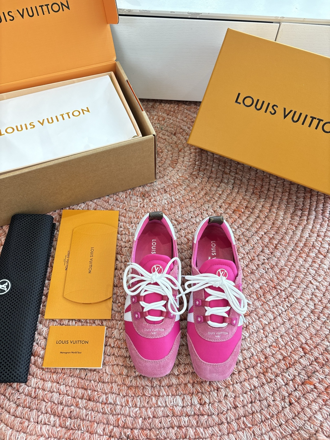 🌾G000所见即所得2026年春夏秀场上推出的 LV Footprint Soccer 芭蕾运动鞋是 P