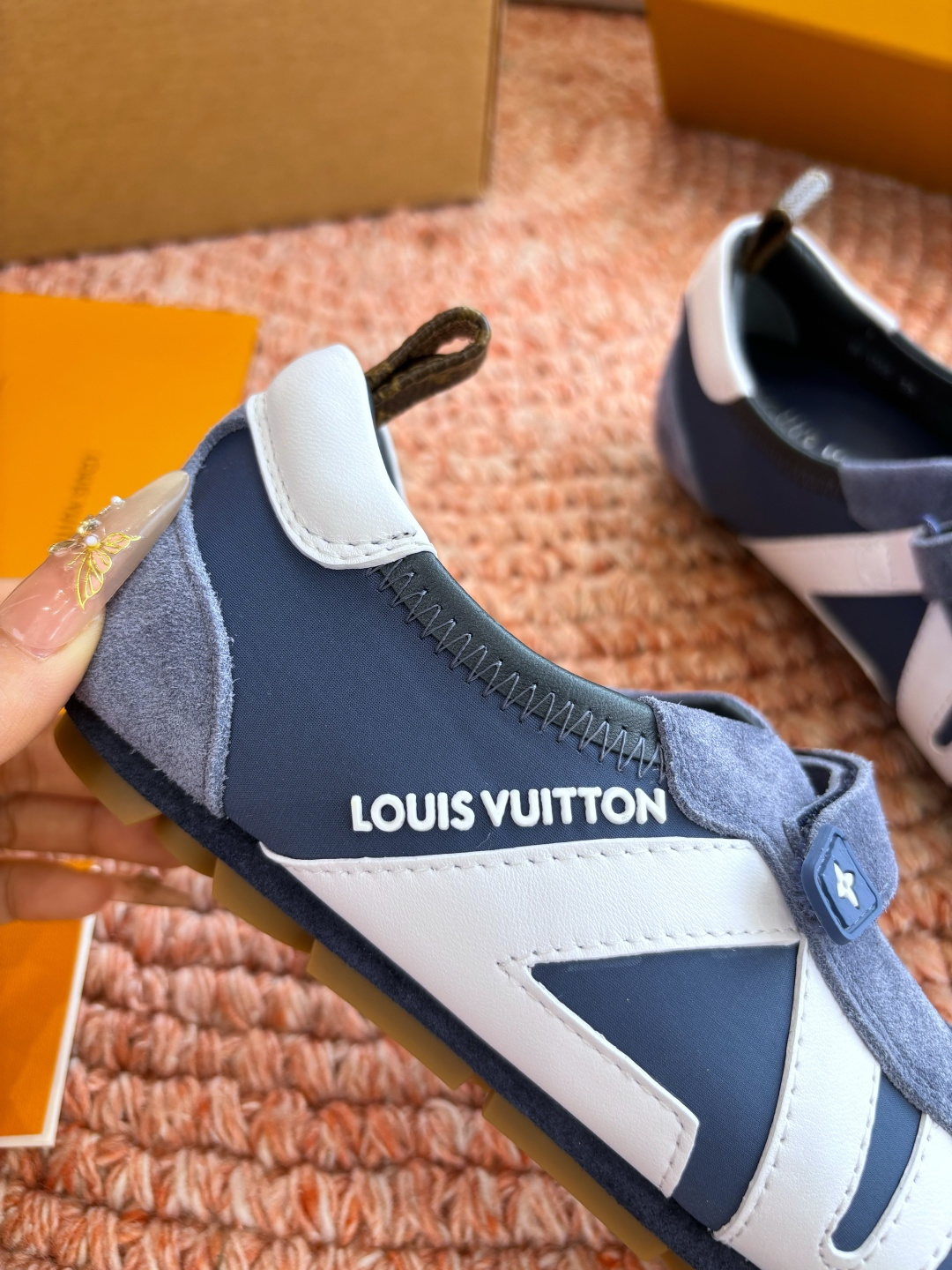 🌾G000所见即所得2026年春夏秀场上推出的 LV Footprint Soccer 芭蕾运动鞋是 P