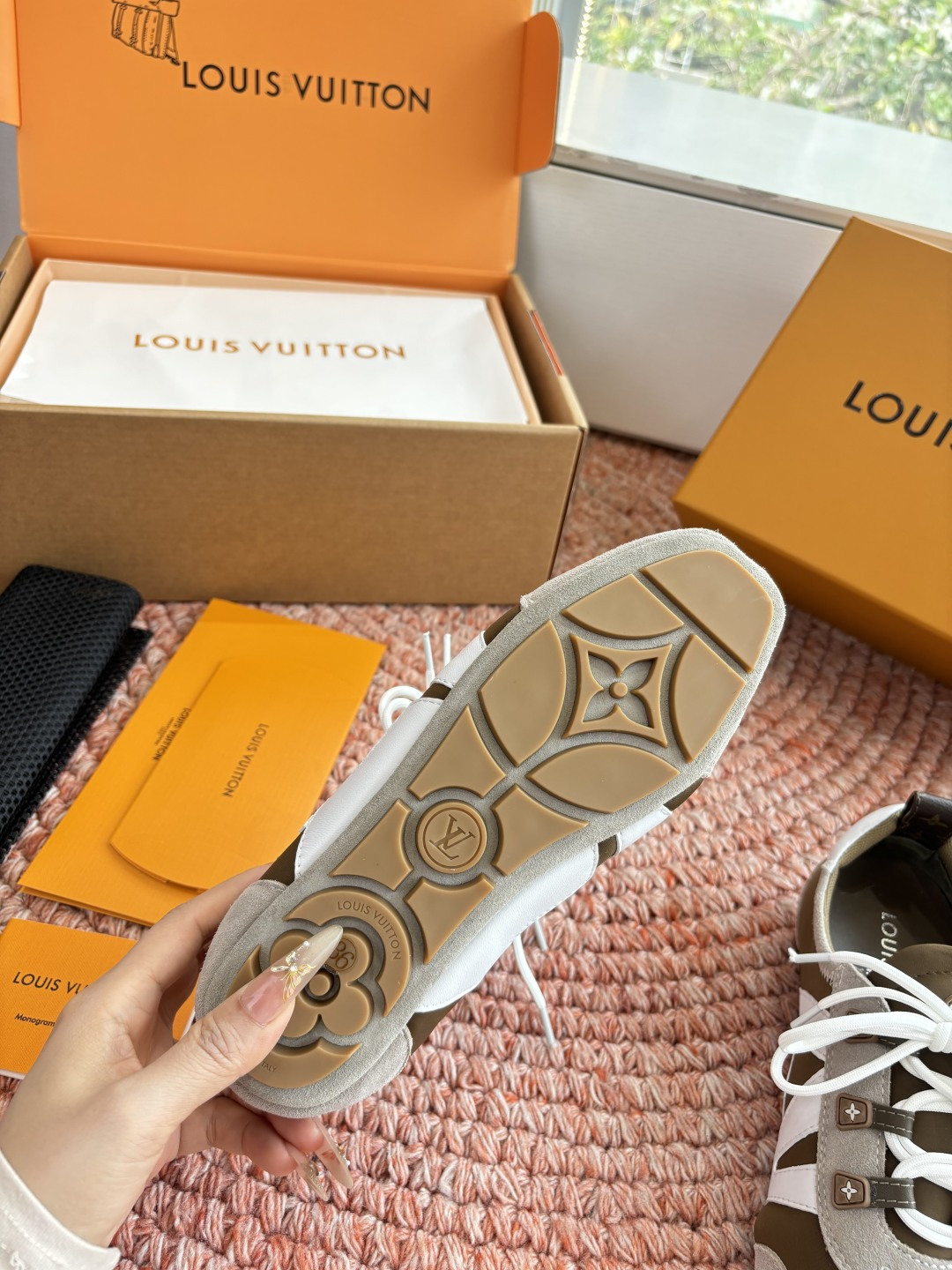 🌾G000所见即所得2026年春夏秀场上推出的 LV Footprint Soccer 芭蕾运动鞋是 P