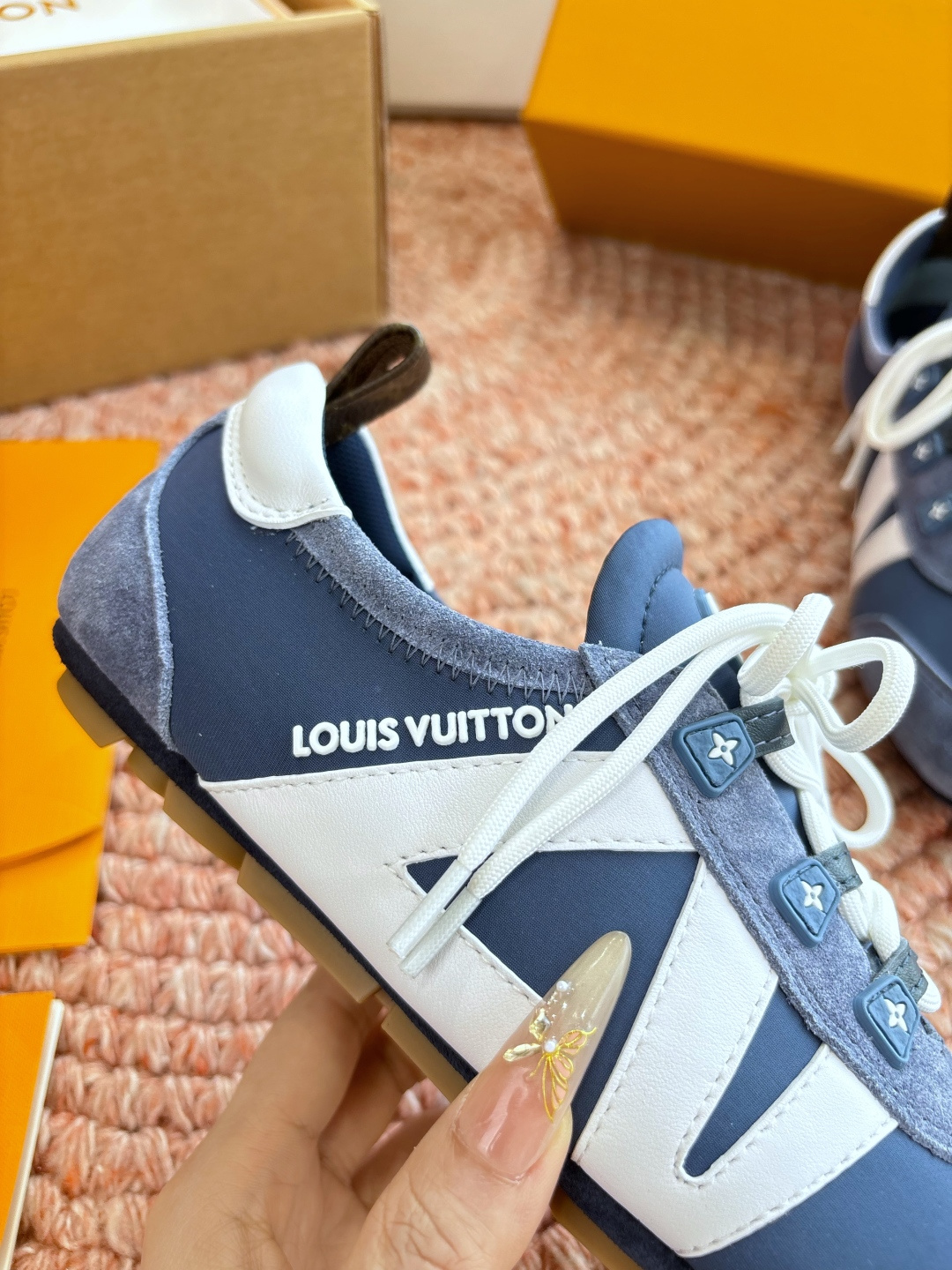 🌾G000所见即所得2026年春夏秀场上推出的 LV Footprint Soccer 芭蕾运动鞋是 P