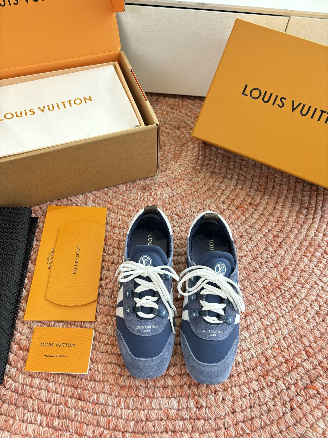 🌾G000所见即所得2026年春夏秀场上推出的 LV Footprint Soccer 芭蕾运动鞋是 P