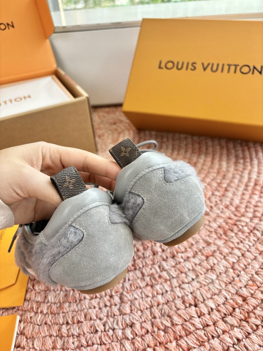 🌾G000所见即所得2026年春夏秀场上推出的 LV Footprint Soccer 芭蕾运动鞋是 P