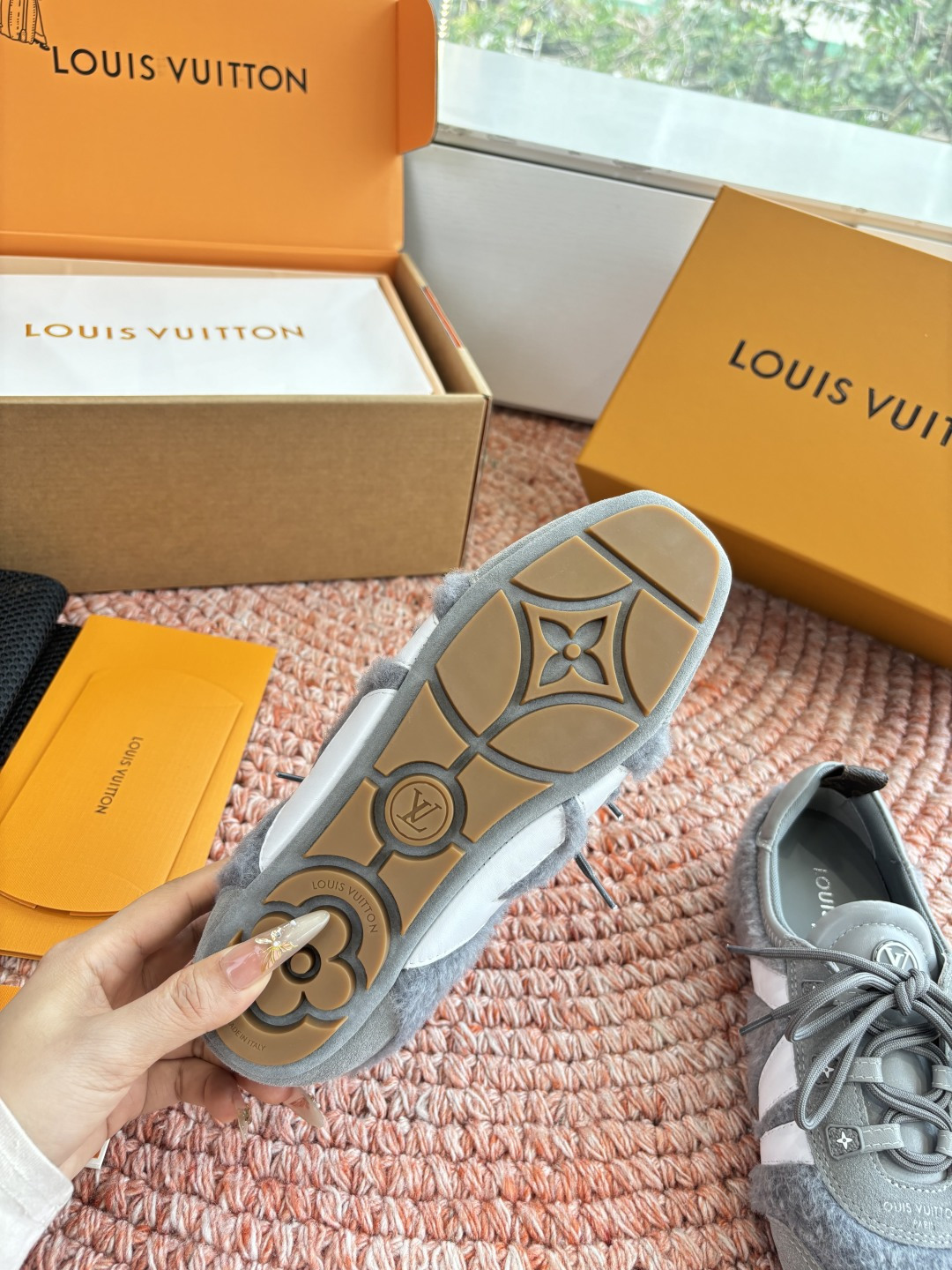 🌾G000所见即所得2026年春夏秀场上推出的 LV Footprint Soccer 芭蕾运动鞋是 P