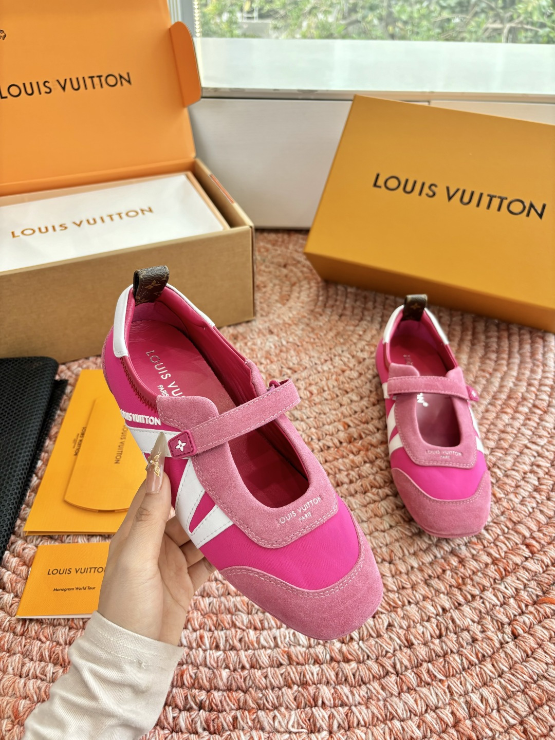 🌾G000所见即所得2026年春夏秀场上推出的 LV Footprint Soccer 芭蕾运动鞋是 P