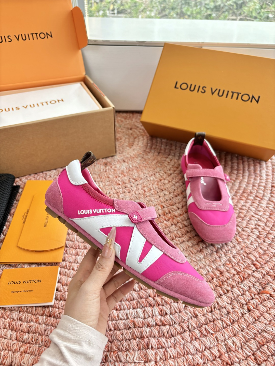 🌾G000所见即所得2026年春夏秀场上推出的 LV Footprint Soccer 芭蕾运动鞋是 P