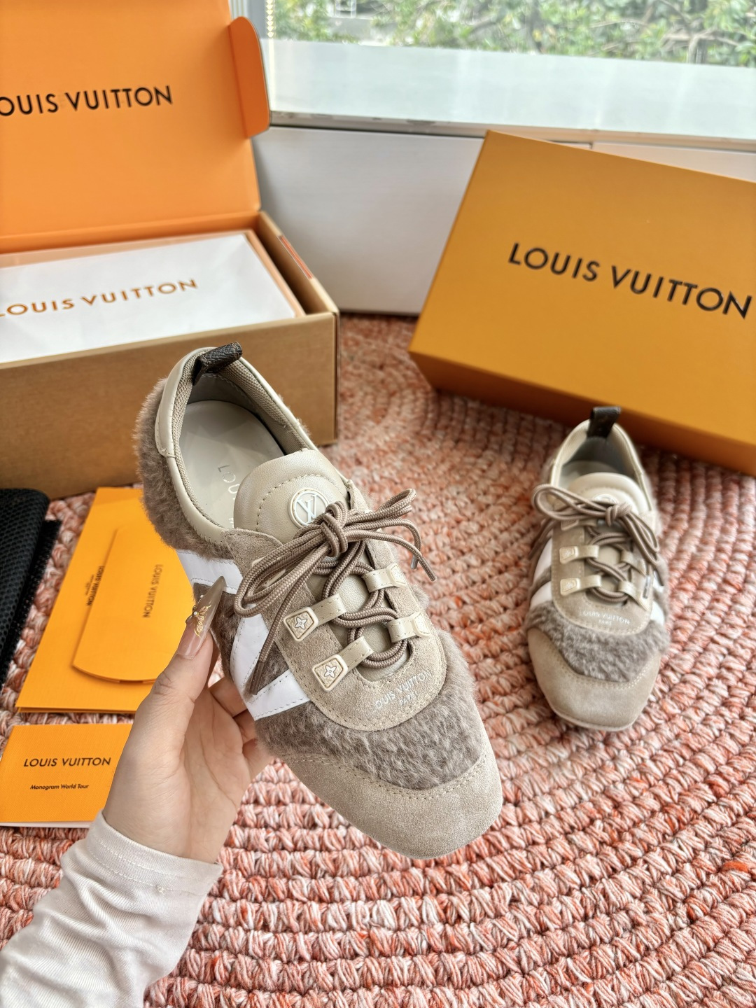 🌾G000所见即所得2026年春夏秀场上推出的 LV Footprint Soccer 芭蕾运动鞋是 P
