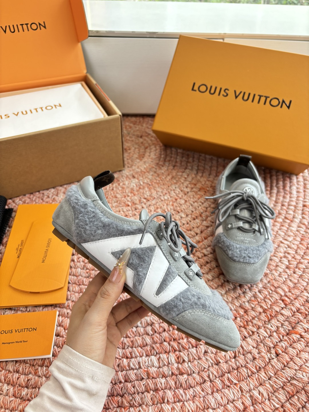 🌾G000所见即所得2026年春夏秀场上推出的 LV Footprint Soccer 芭蕾运动鞋是 P