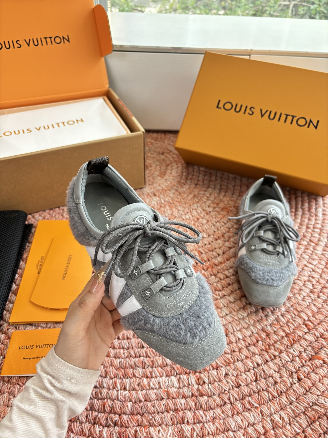 🌾G000所见即所得2026年春夏秀场上推出的 LV Footprint Soccer 芭蕾运动鞋是 P