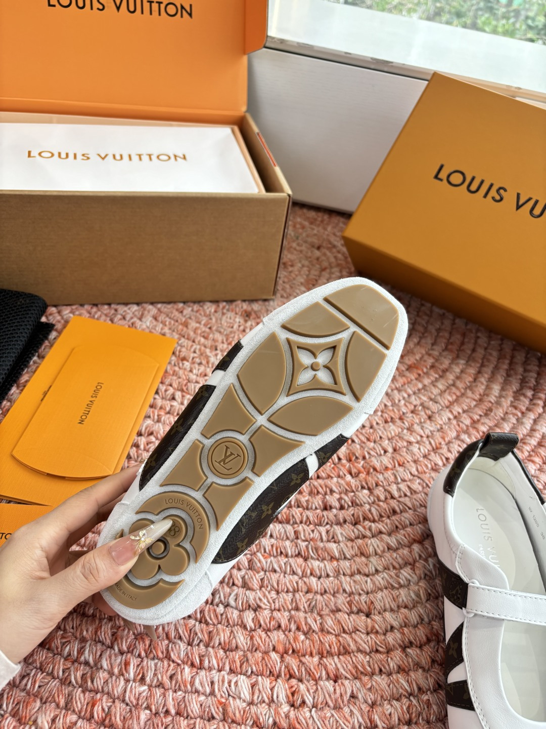 🌾G000所见即所得2026年春夏秀场上推出的 LV Footprint Soccer 芭蕾运动鞋是 P