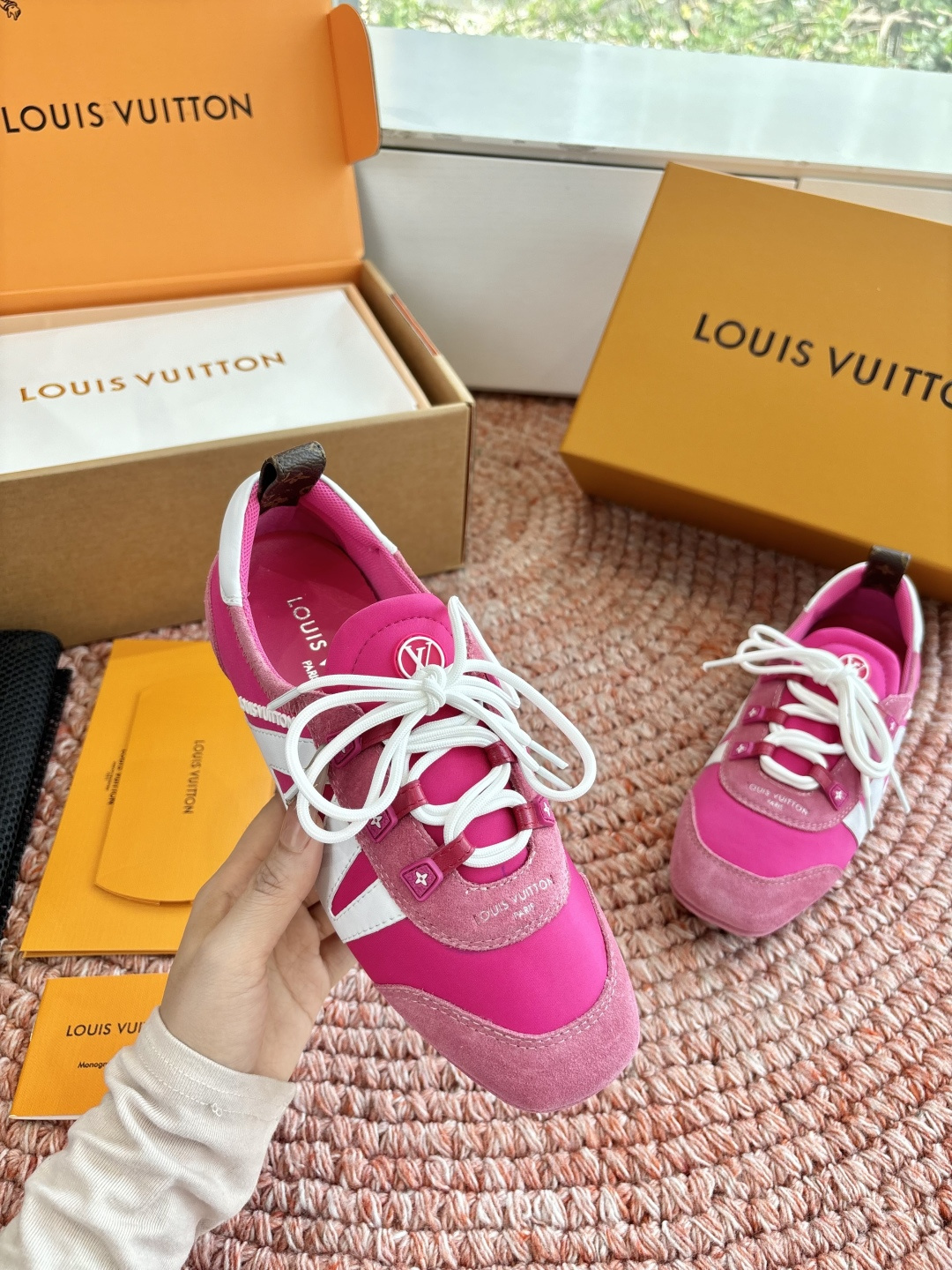 🌾G000所见即所得2026年春夏秀场上推出的 LV Footprint Soccer 芭蕾运动鞋是 P