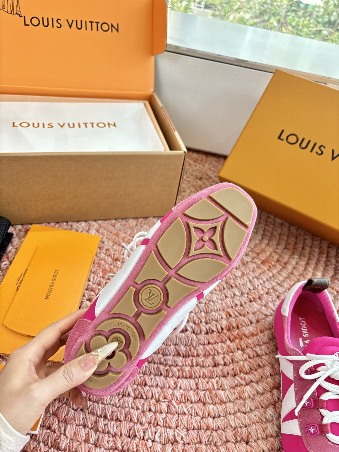 🌾G000所见即所得2026年春夏秀场上推出的 LV Footprint Soccer 芭蕾运动鞋是 P