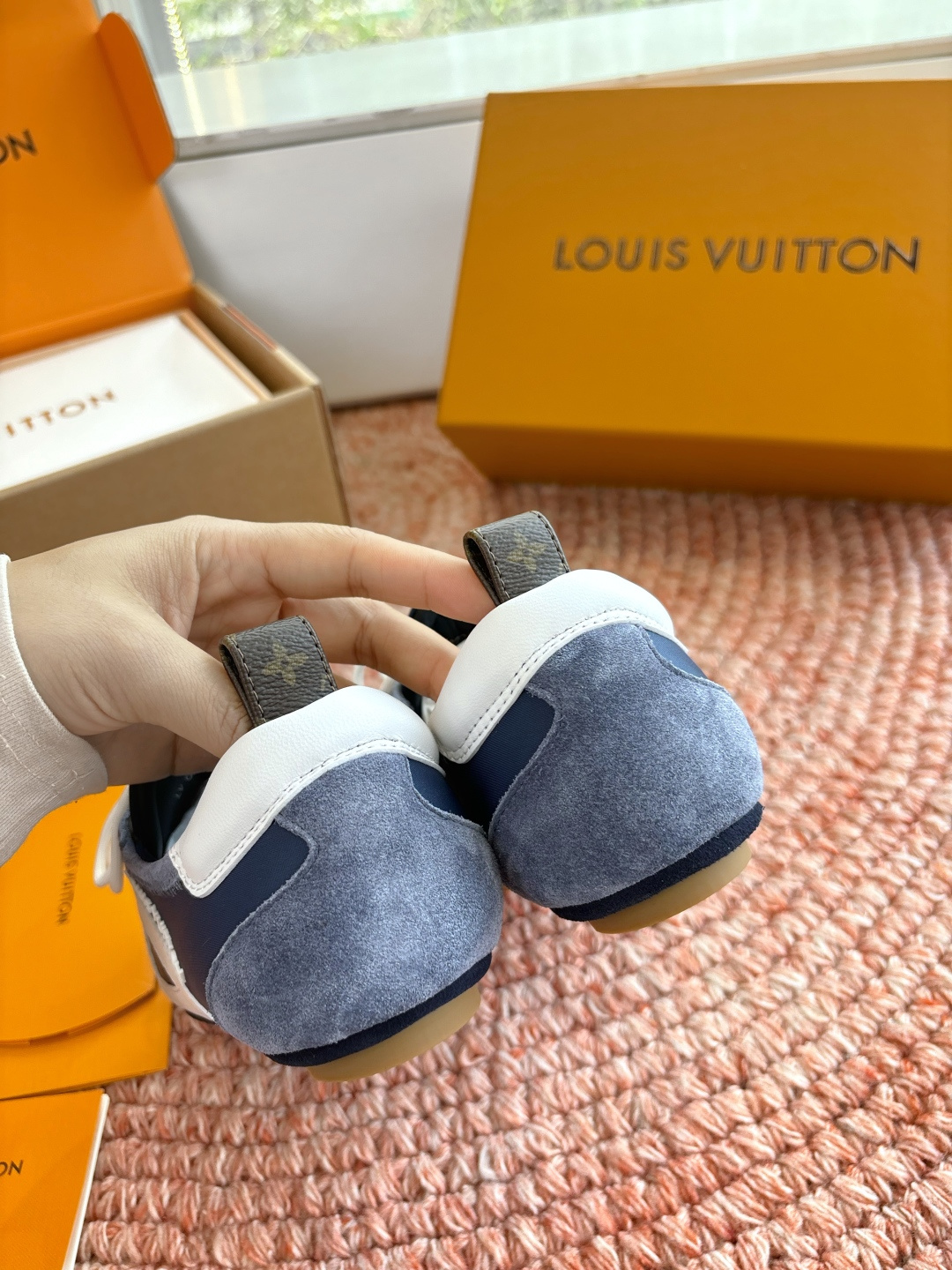 🌾G000所见即所得2026年春夏秀场上推出的 LV Footprint Soccer 芭蕾运动鞋是 P