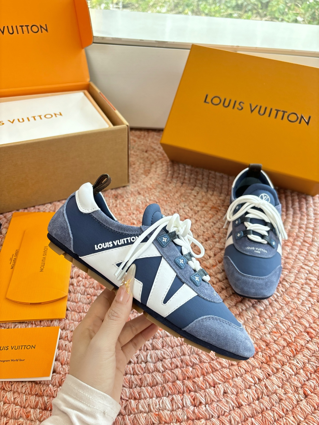 🌾G000所见即所得2026年春夏秀场上推出的 LV Footprint Soccer 芭蕾运动鞋是 P
