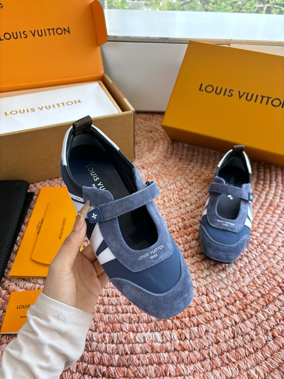 🌾G000所见即所得2026年春夏秀场上推出的 LV Footprint Soccer 芭蕾运动鞋是 P