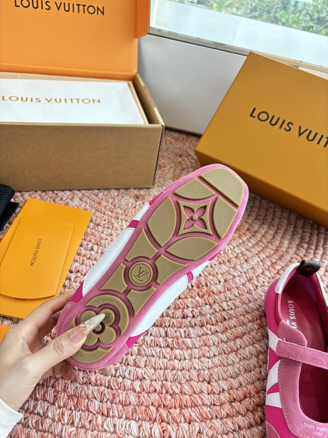 🌾G000所见即所得2026年春夏秀场上推出的 LV Footprint Soccer 芭蕾运动鞋是 P