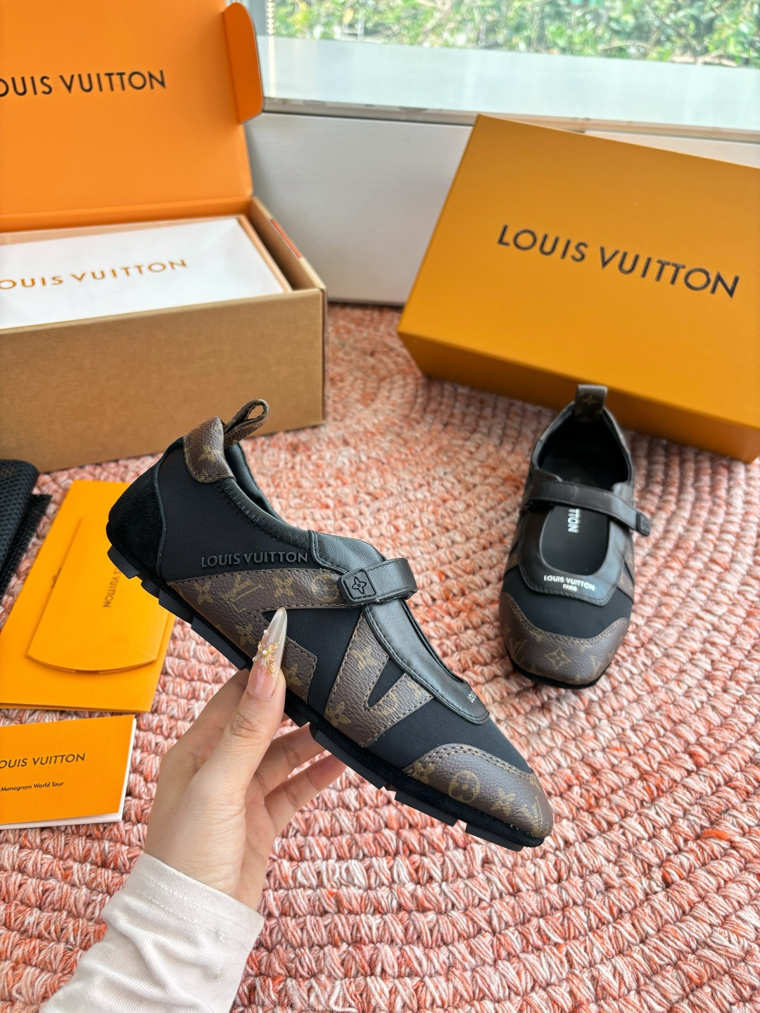 🌾G000所见即所得2026年春夏秀场上推出的 LV Footprint Soccer 芭蕾运动鞋是 P