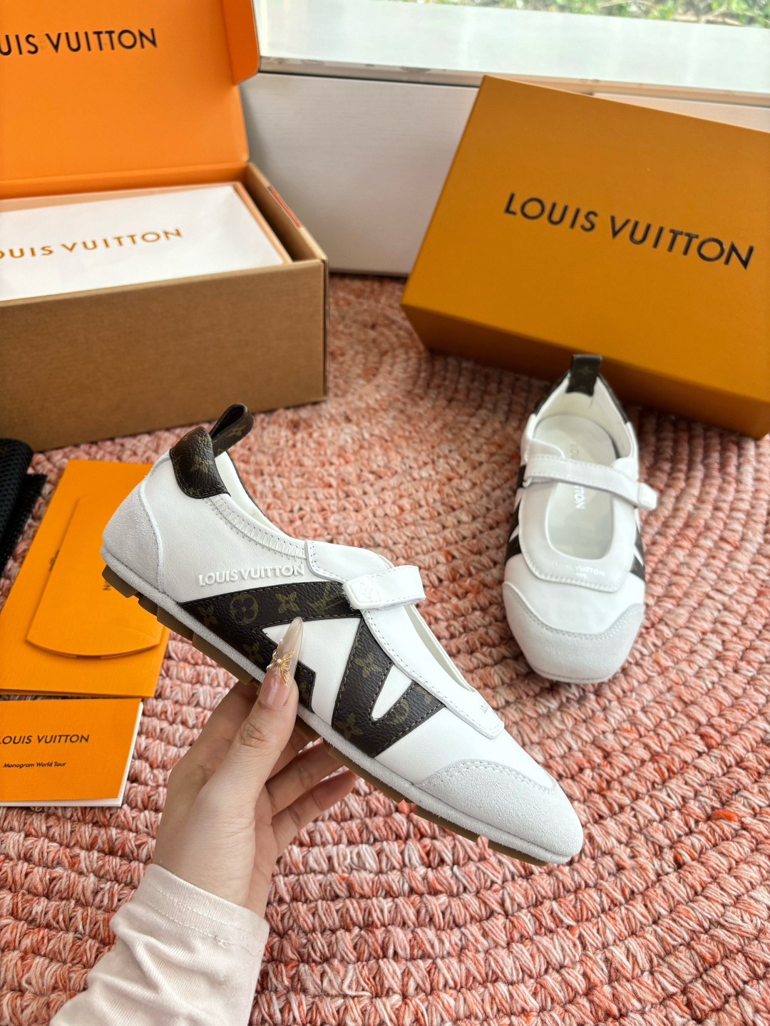 🌾G000所见即所得2026年春夏秀场上推出的 LV Footprint Soccer 芭蕾运动鞋是 P
