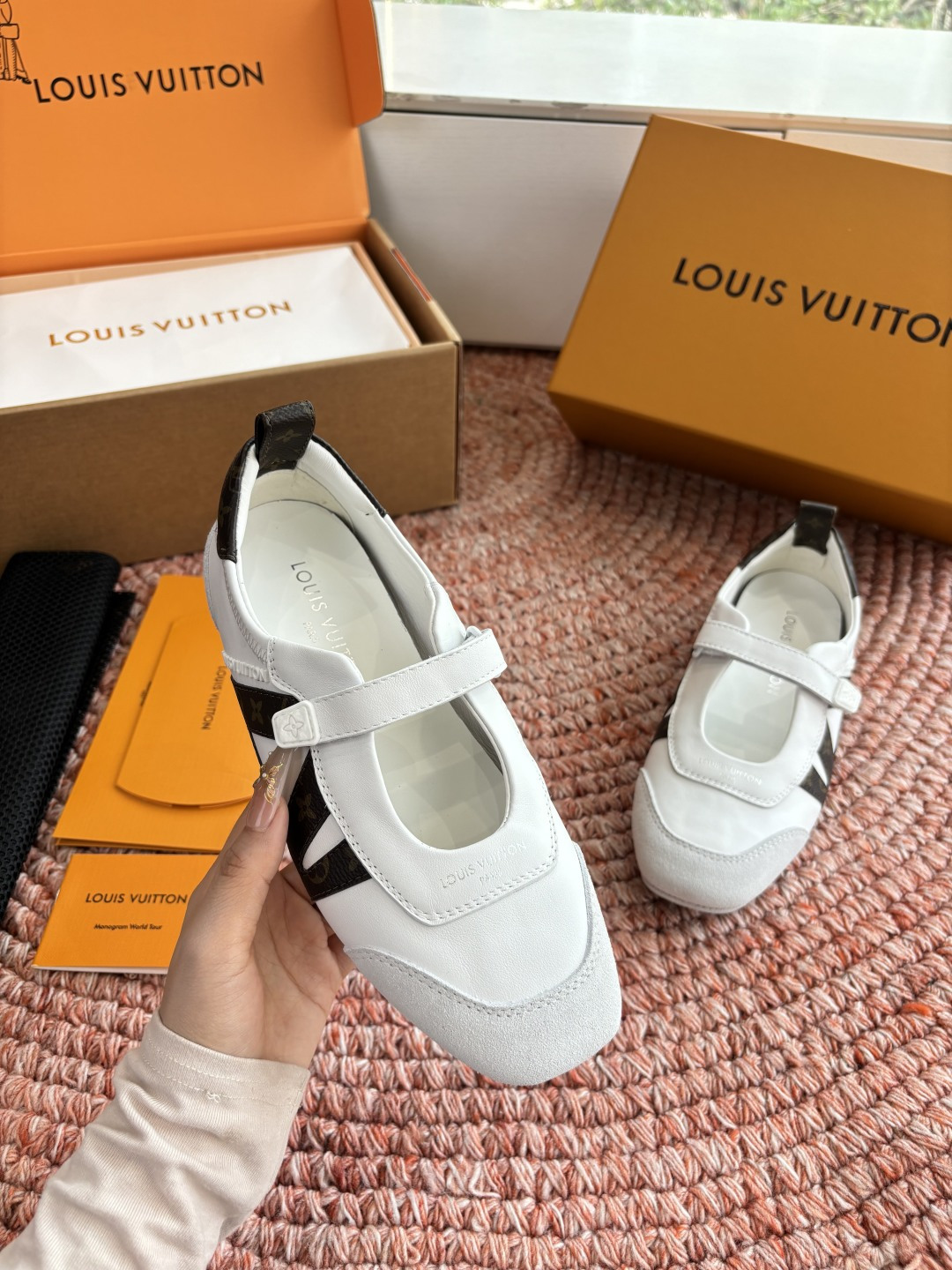 🌾G000所见即所得2026年春夏秀场上推出的 LV Footprint Soccer 芭蕾运动鞋是 P