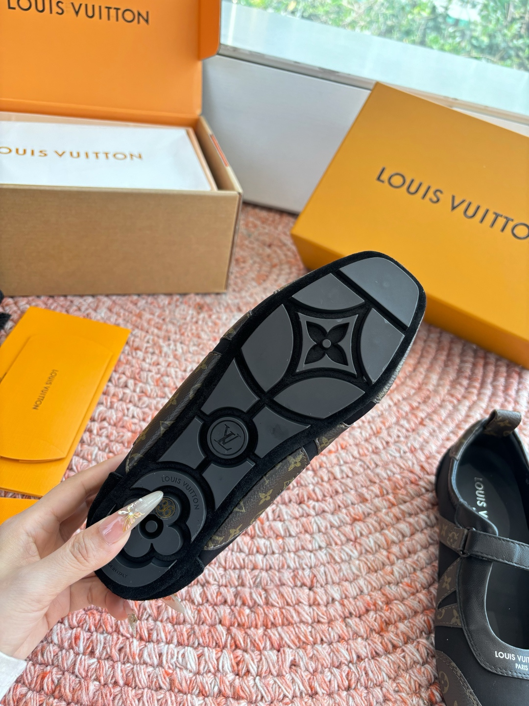 🌾G000所见即所得2026年春夏秀场上推出的 LV Footprint Soccer 芭蕾运动鞋是 P