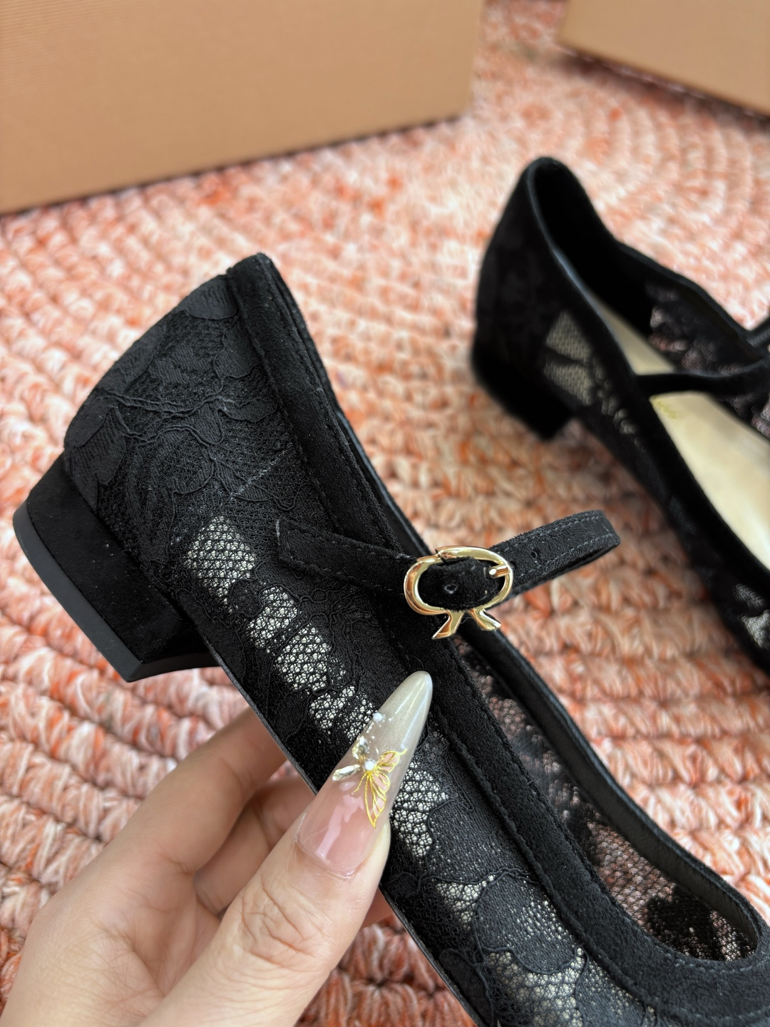 🌾G305😀GianvitoRossi吉安维托罗西 平底 系列经典粉色羊反绒皮&粉色小羊皮超级百搭的一款