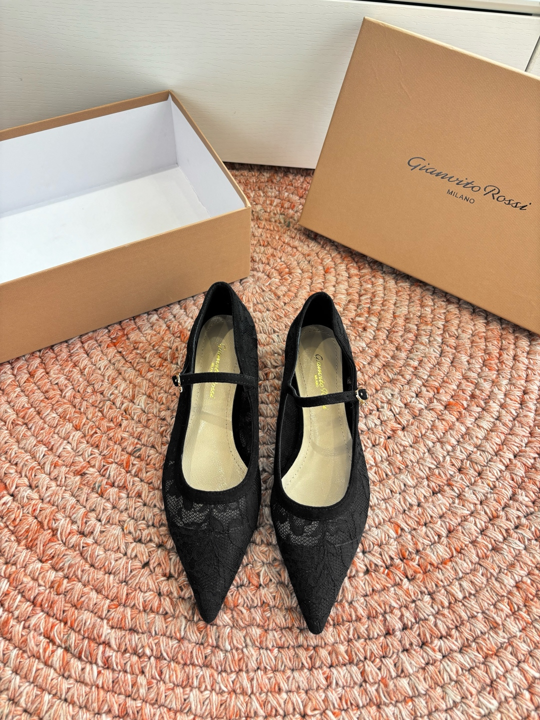 🌾G305😀GianvitoRossi吉安维托罗西 平底 系列经典粉色羊反绒皮&粉色小羊皮超级百搭的一款