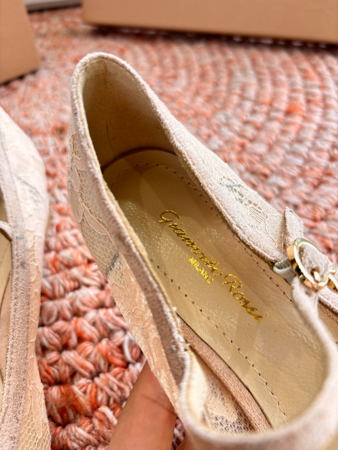 🌾G305😀GianvitoRossi吉安维托罗西 平底 系列经典粉色羊反绒皮&粉色小羊皮超级百搭的一款