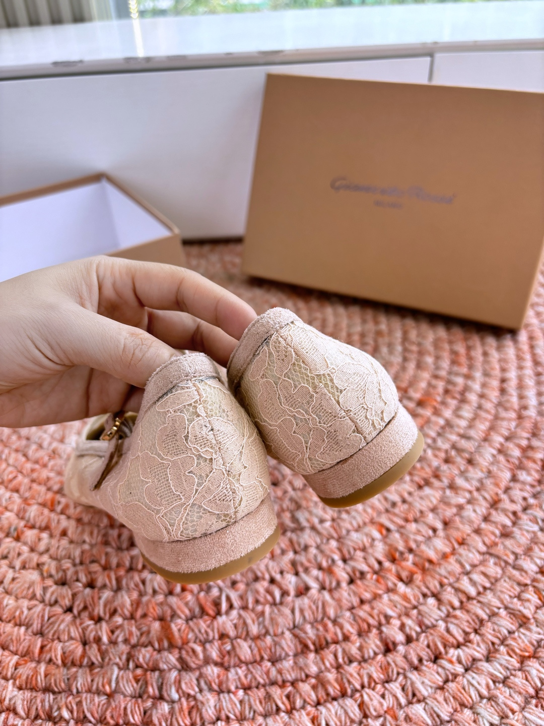 🌾G305😀GianvitoRossi吉安维托罗西 平底 系列经典粉色羊反绒皮&粉色小羊皮超级百搭的一款