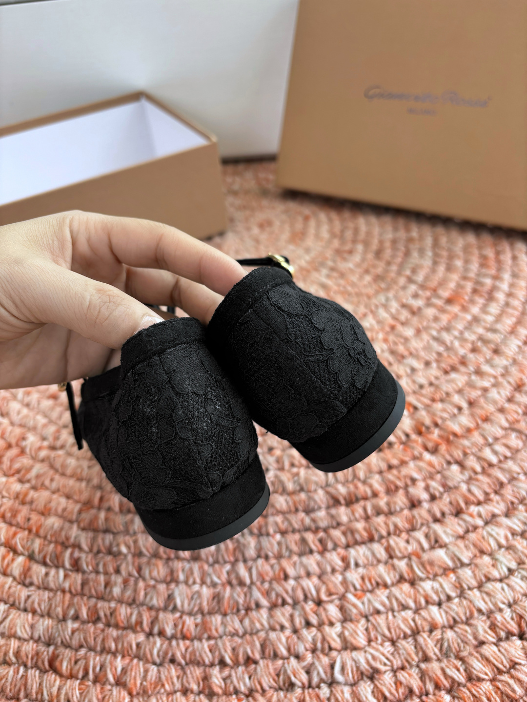 🌾G305😀GianvitoRossi吉安维托罗西 平底 系列经典粉色羊反绒皮&粉色小羊皮超级百搭的一款