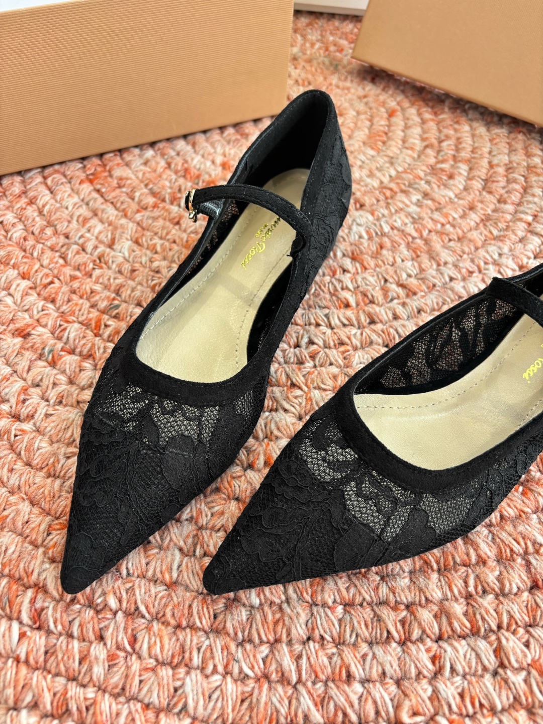 🌾G305😀GianvitoRossi吉安维托罗西 平底 系列经典粉色羊反绒皮&粉色小羊皮超级百搭的一款