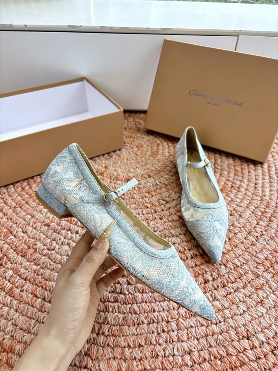 🌾G305😀GianvitoRossi吉安维托罗西 平底 系列经典粉色羊反绒皮&粉色小羊皮超级百搭的一款