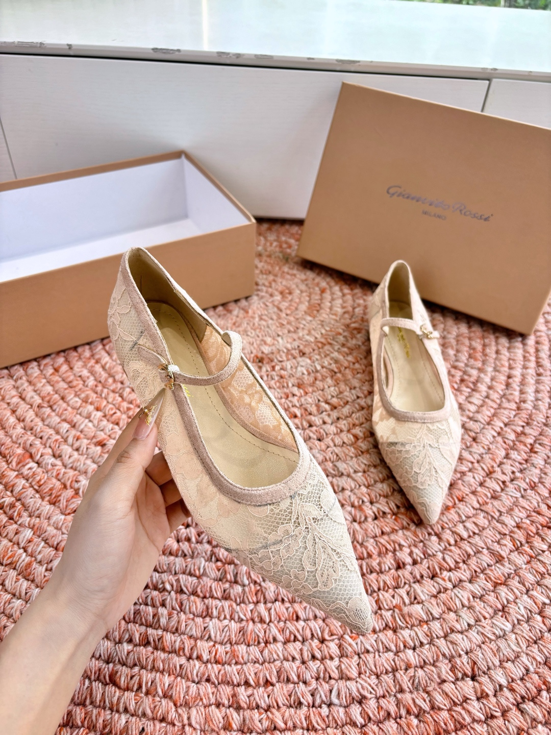 🌾G305😀GianvitoRossi吉安维托罗西 平底 系列经典粉色羊反绒皮&粉色小羊皮超级百搭的一款