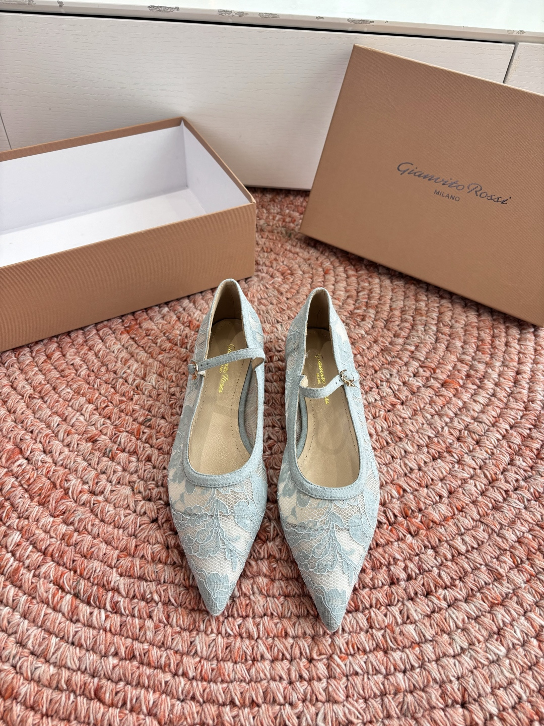 🌾G305😀GianvitoRossi吉安维托罗西 平底 系列经典粉色羊反绒皮&粉色小羊皮超级百搭的一款