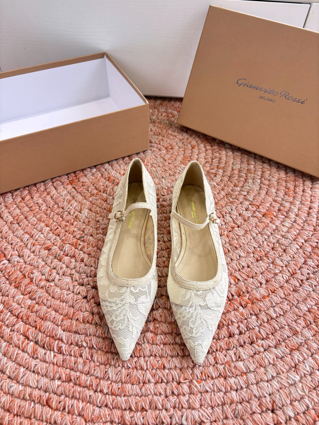 🌾G305😀GianvitoRossi吉安维托罗西 平底 系列经典粉色羊反绒皮&粉色小羊皮超级百搭的一款