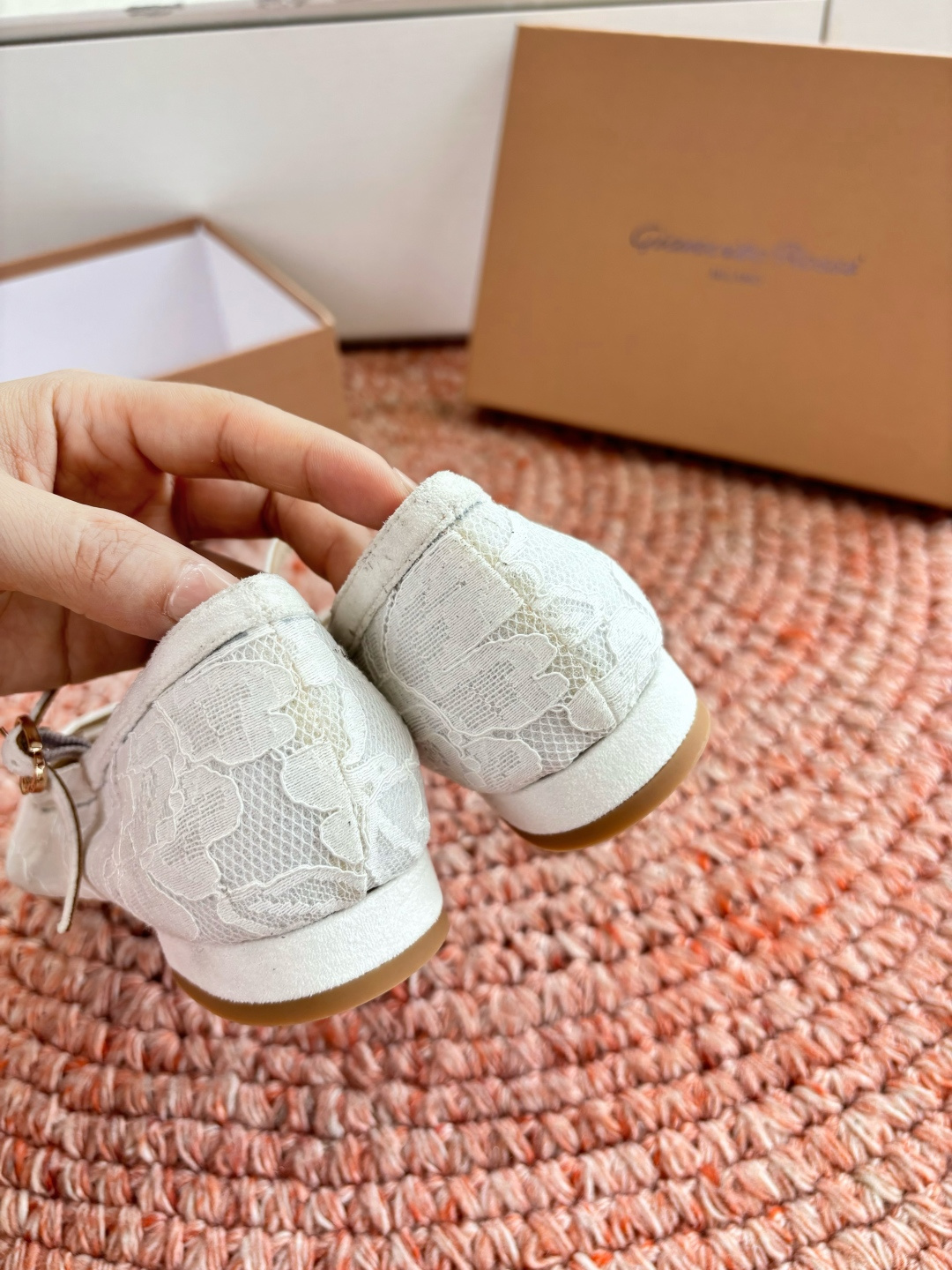 🌾G305😀GianvitoRossi吉安维托罗西 平底 系列经典粉色羊反绒皮&粉色小羊皮超级百搭的一款