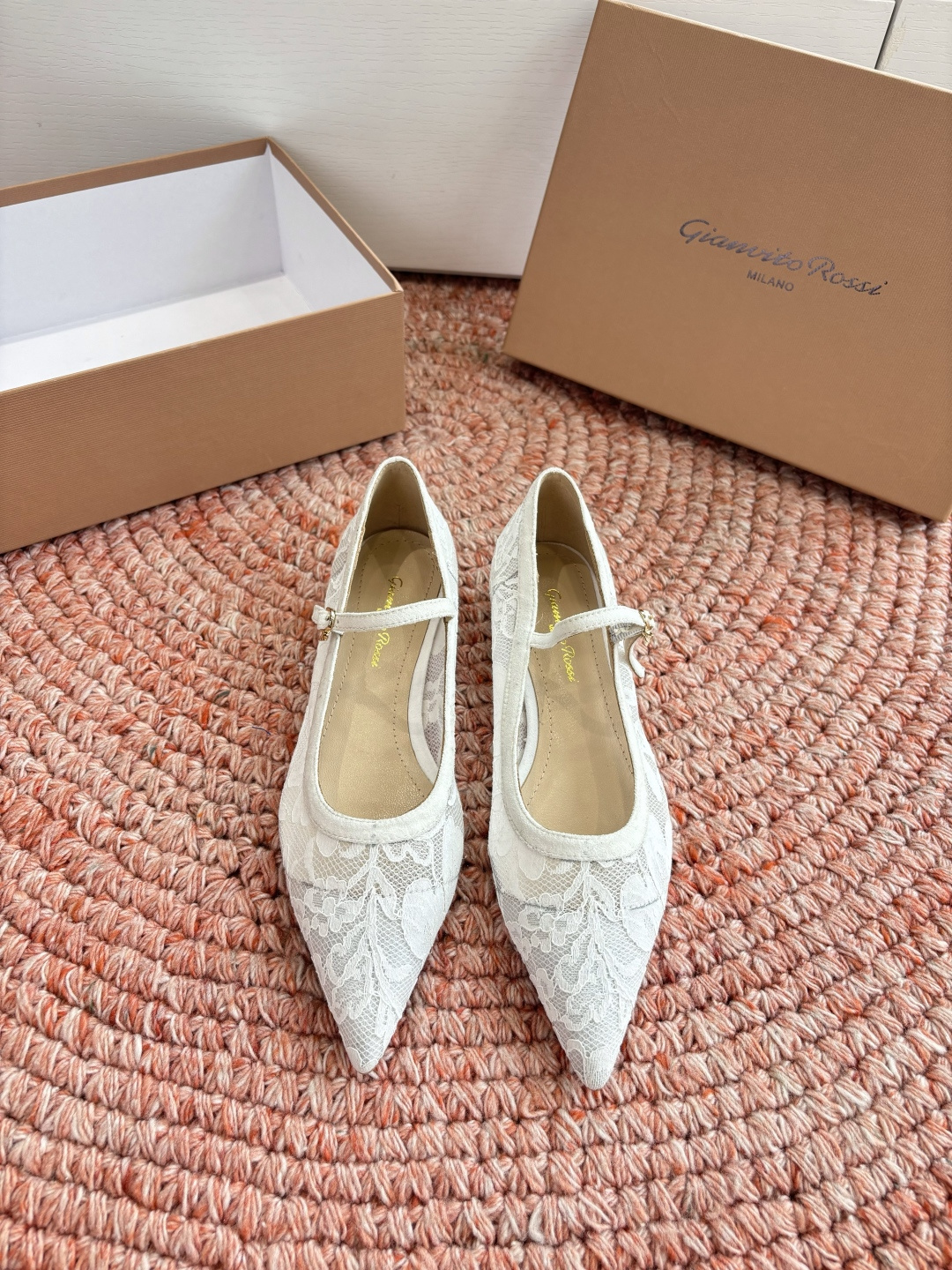 🌾G305😀GianvitoRossi吉安维托罗西 平底 系列经典粉色羊反绒皮&粉色小羊皮超级百搭的一款