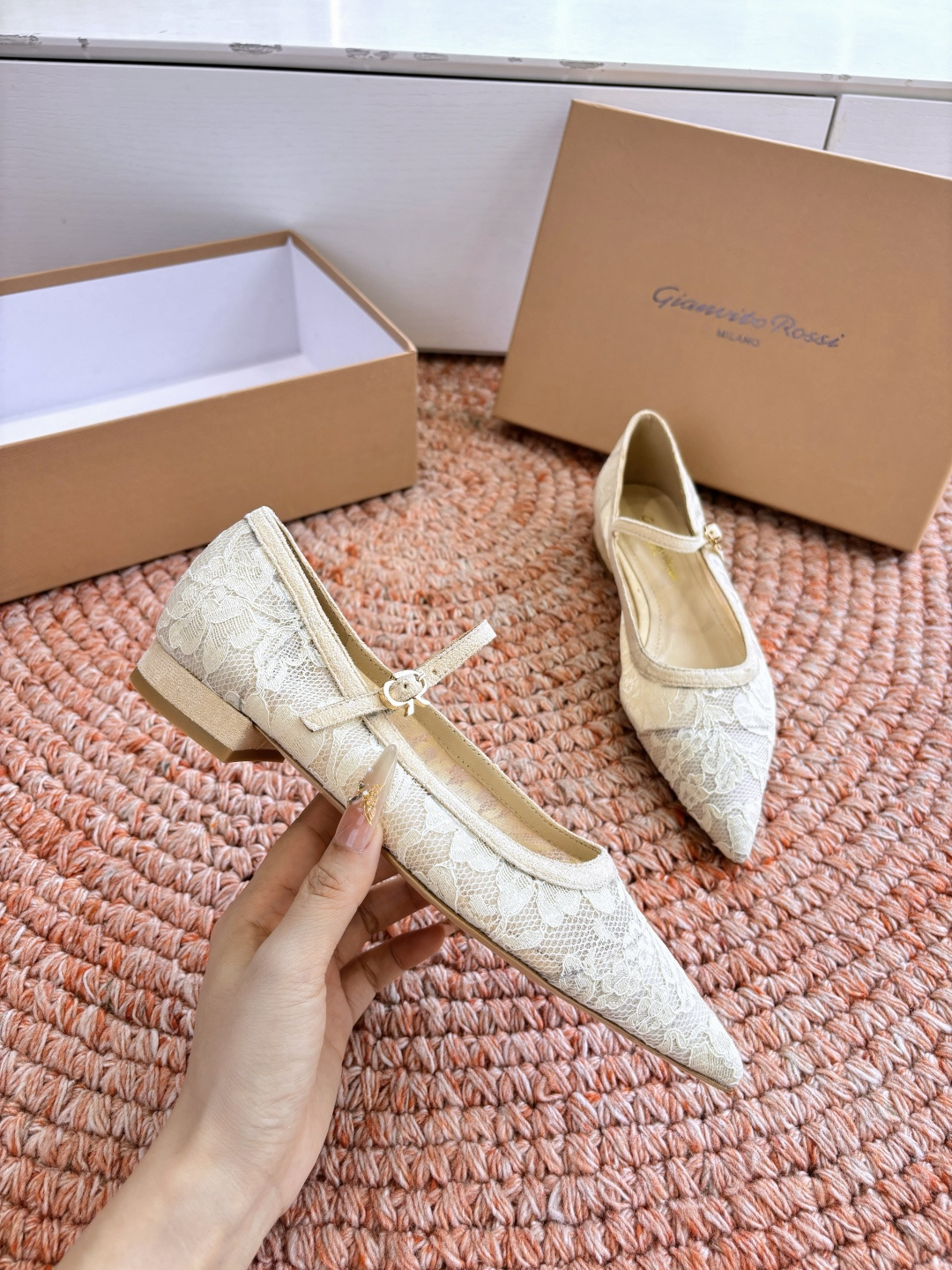 🌾G305😀GianvitoRossi吉安维托罗西 平底 系列经典粉色羊反绒皮&粉色小羊皮超级百搭的一款