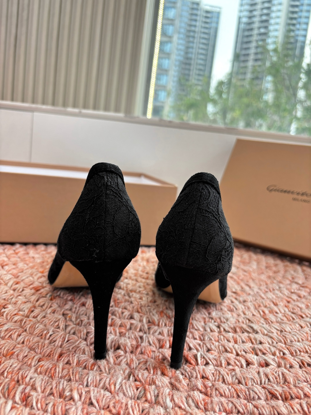 🌾G305😀GianvitoRossi吉安维托罗西 平底 系列经典粉色羊反绒皮&粉色小羊皮超级百搭的一款