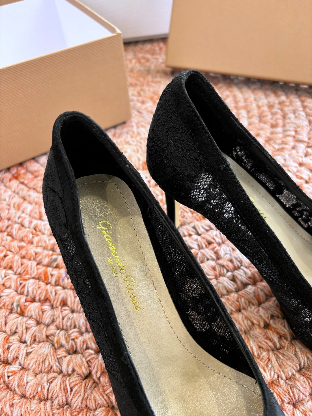 🌾G305😀GianvitoRossi吉安维托罗西 平底 系列经典粉色羊反绒皮&粉色小羊皮超级百搭的一款