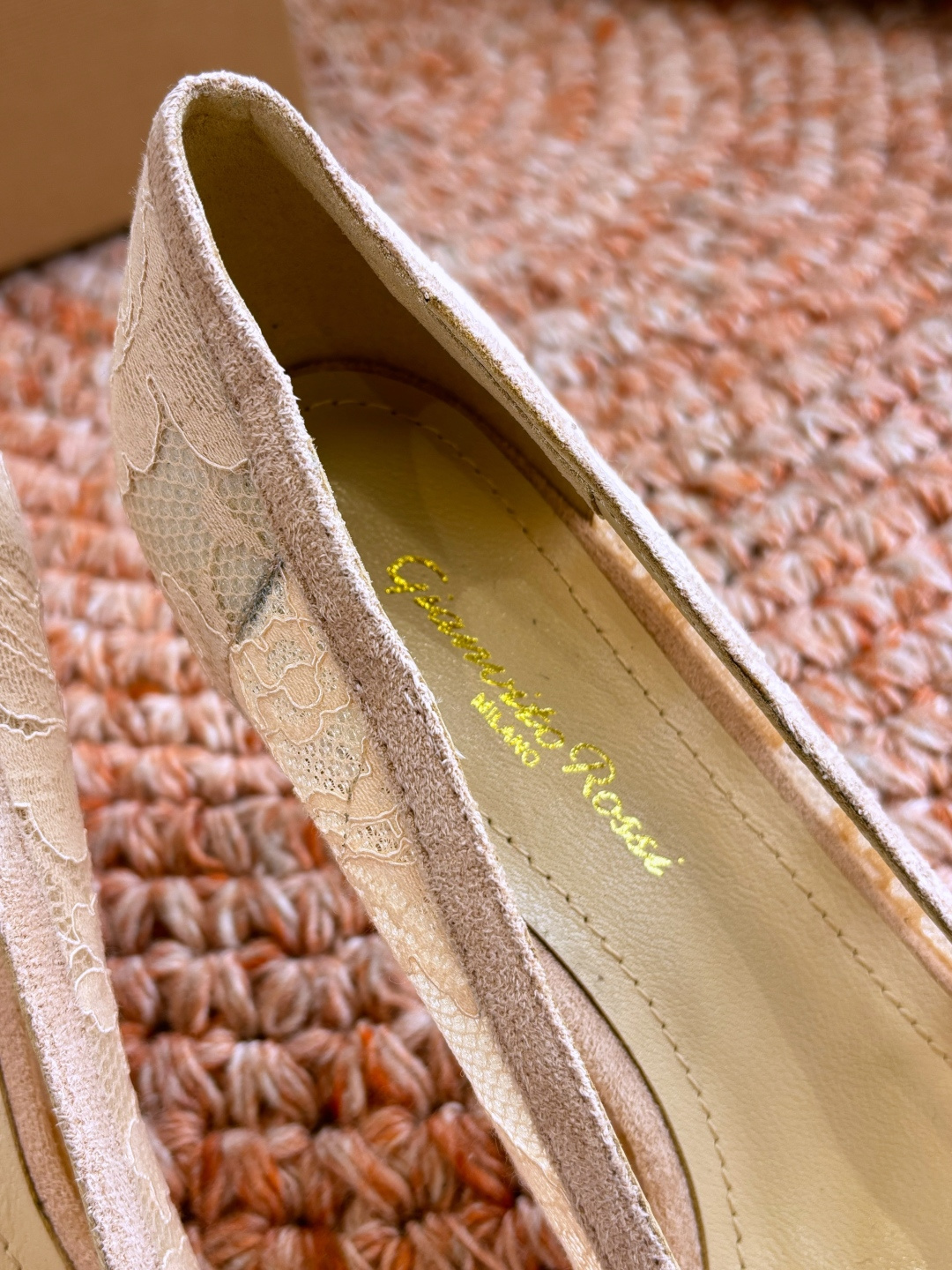 🌾G305😀GianvitoRossi吉安维托罗西 平底 系列经典粉色羊反绒皮&粉色小羊皮超级百搭的一款