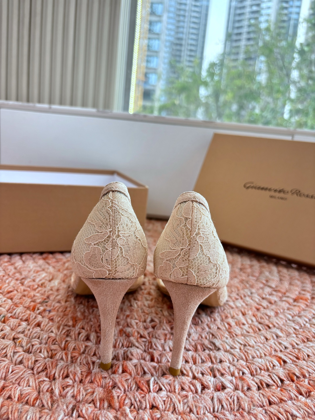 🌾G305😀GianvitoRossi吉安维托罗西 平底 系列经典粉色羊反绒皮&粉色小羊皮超级百搭的一款