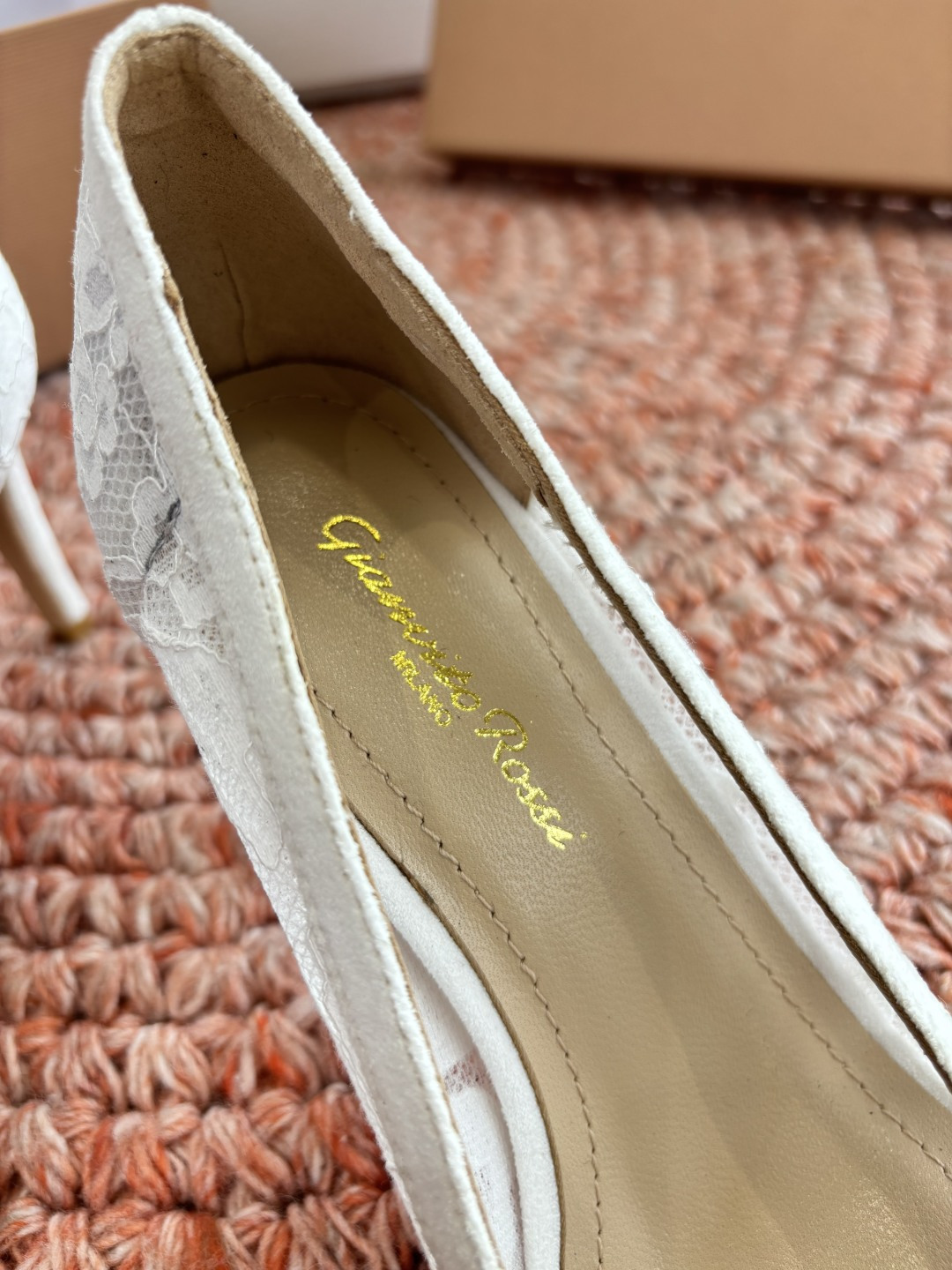 🌾G305😀GianvitoRossi吉安维托罗西 平底 系列经典粉色羊反绒皮&粉色小羊皮超级百搭的一款