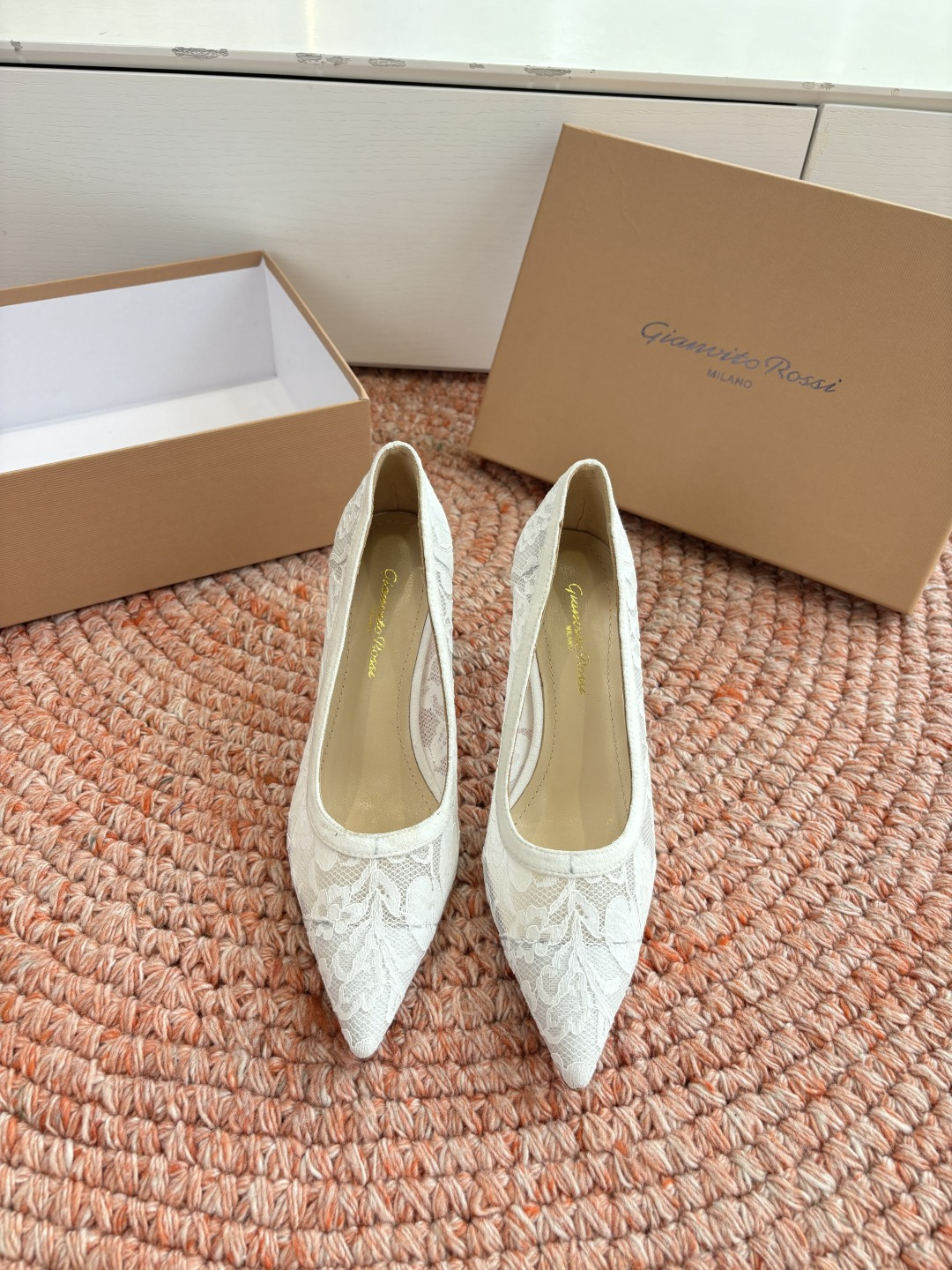 🌾G305😀GianvitoRossi吉安维托罗西 平底 系列经典粉色羊反绒皮&粉色小羊皮超级百搭的一款