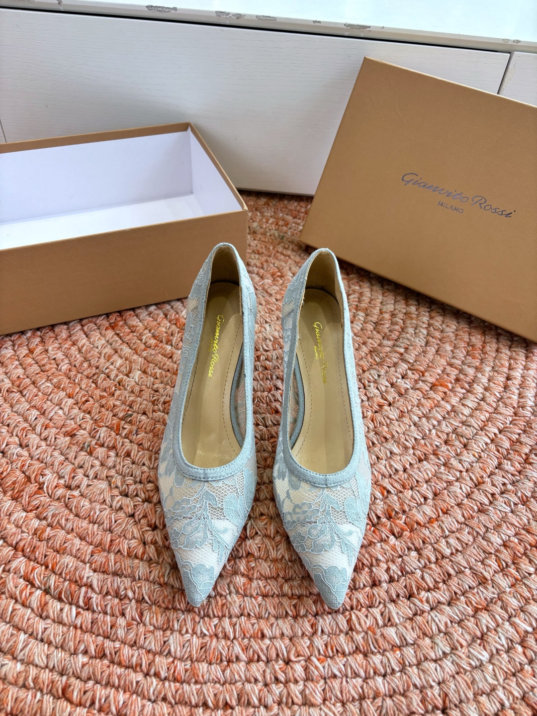 🌾G305😀GianvitoRossi吉安维托罗西 平底 系列经典粉色羊反绒皮&粉色小羊皮超级百搭的一款