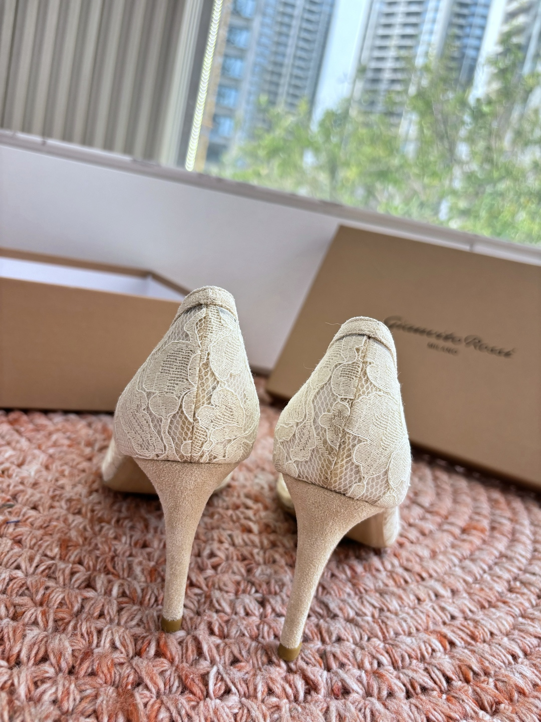 🌾G305😀GianvitoRossi吉安维托罗西 平底 系列经典粉色羊反绒皮&粉色小羊皮超级百搭的一款