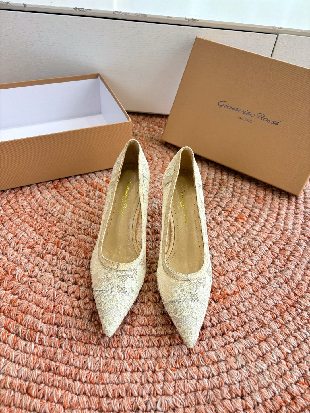 🌾G305😀GianvitoRossi吉安维托罗西 平底 系列经典粉色羊反绒皮&粉色小羊皮超级百搭的一款