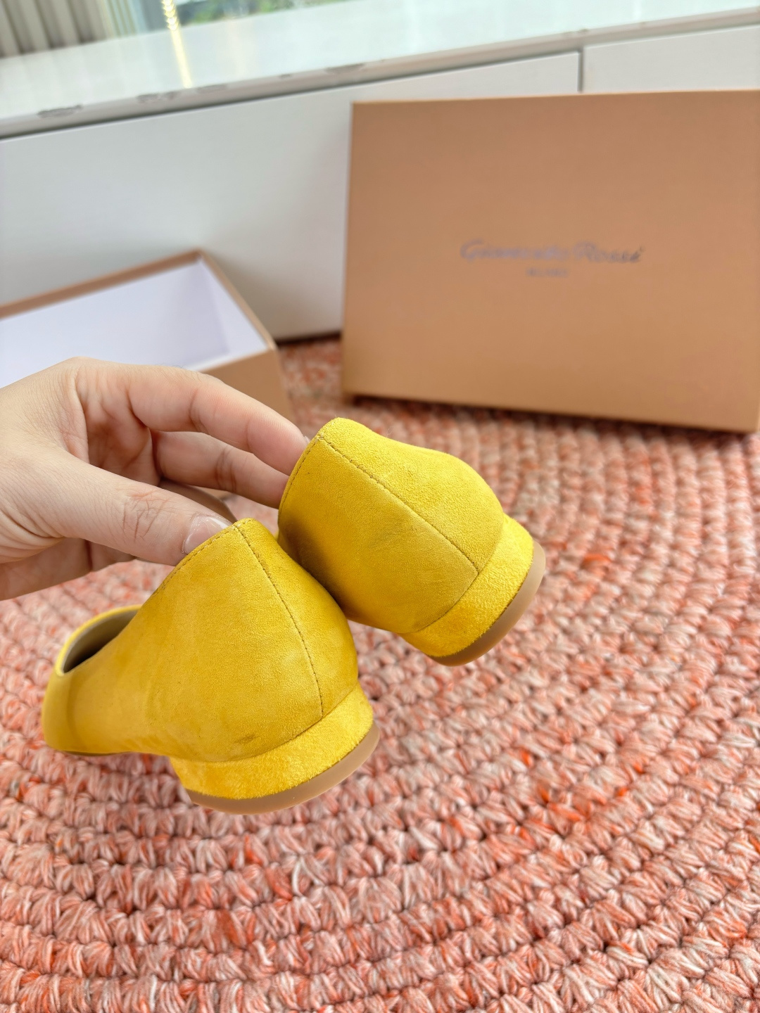 🌾G305😀GianvitoRossi吉安维托罗西 平底 系列经典粉色羊反绒皮&粉色小羊皮超级百搭的一款